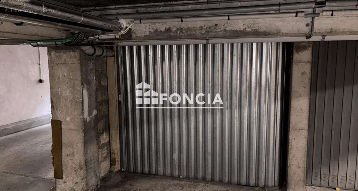 Parking à VERSAILLES