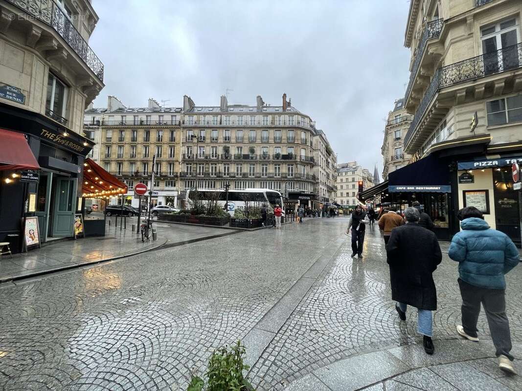 Autre à PARIS-2E