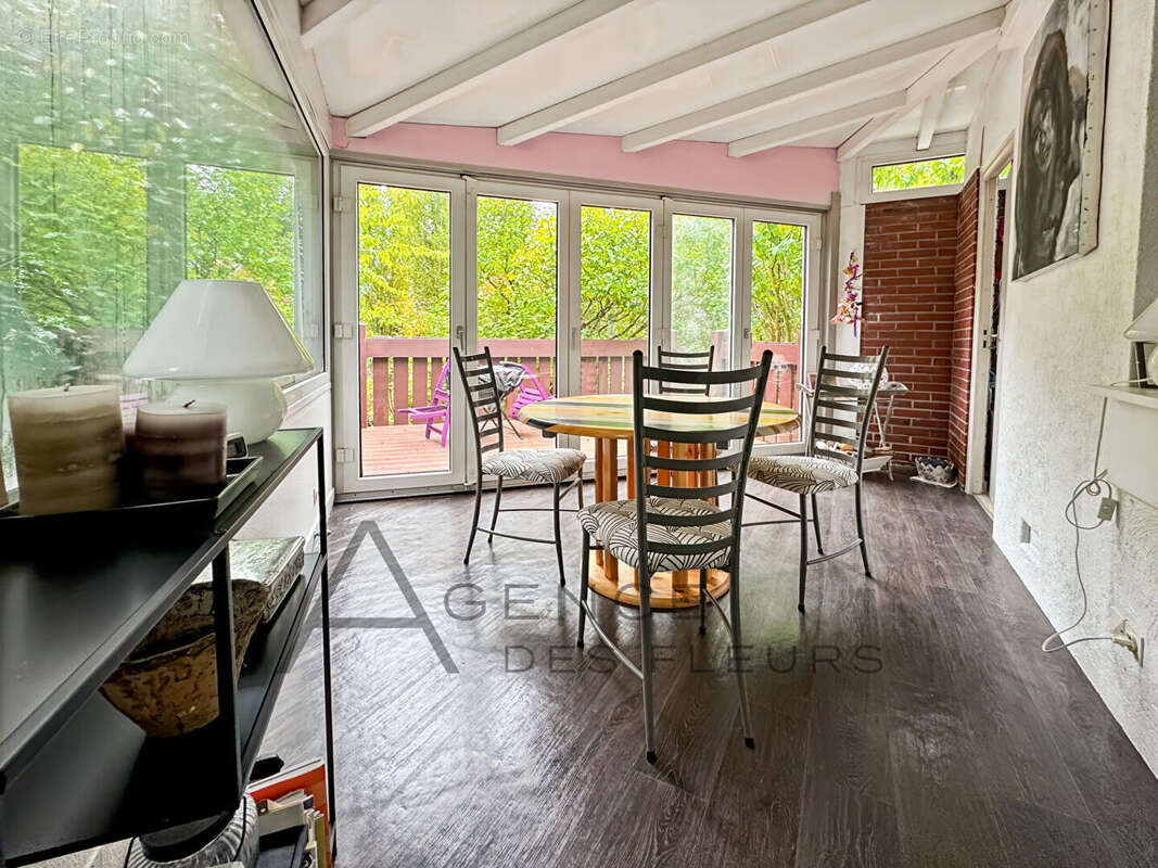 Maison à SAINT-PIERRE-DES-FLEURS