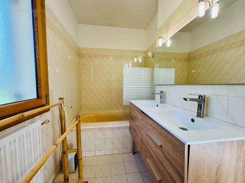 Maison à SAINT-SEURIN-SUR-L'ISLE