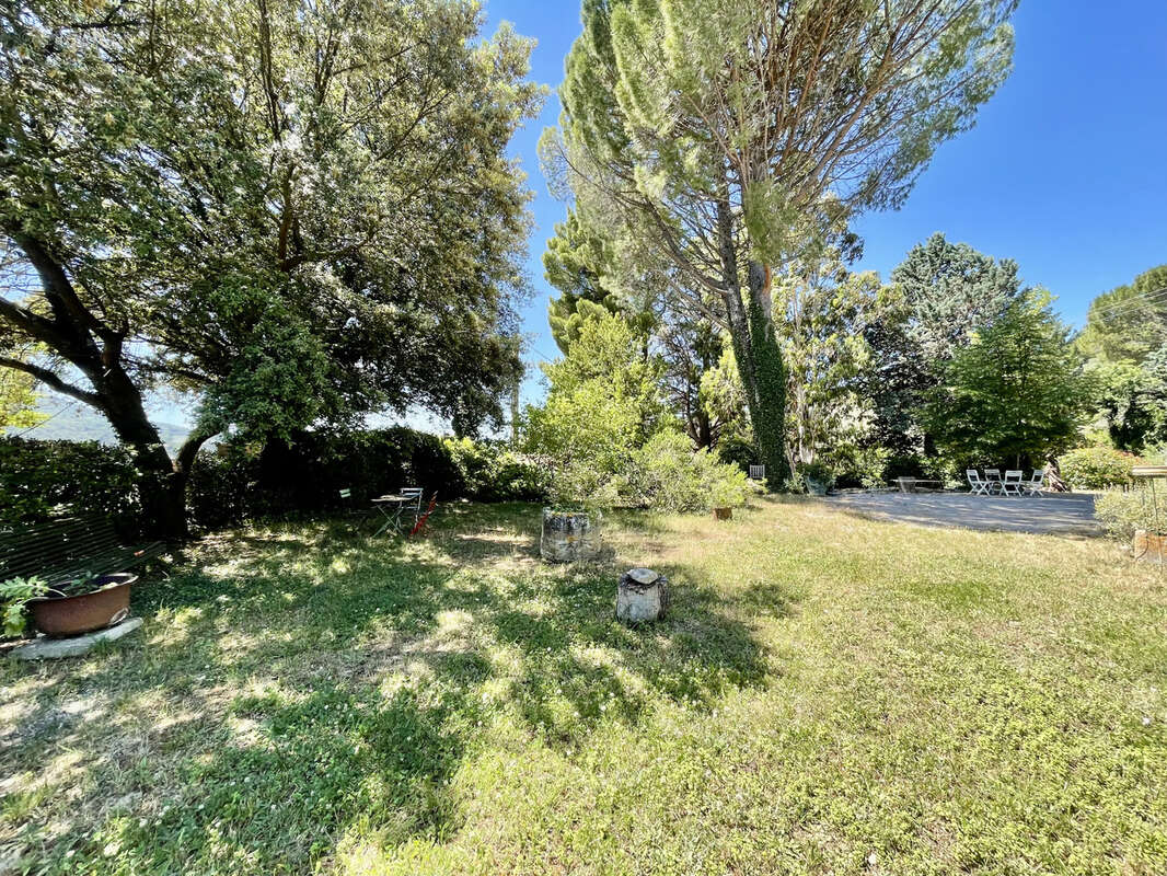Nyons - mas historique « la grange » 225 m2 terrain 5 830 m2 - photo 8