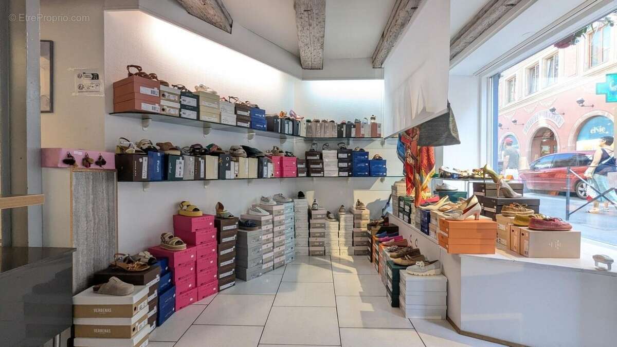 Fonds de commerce, emplacement de 1er plan + droit au bail - photo 2