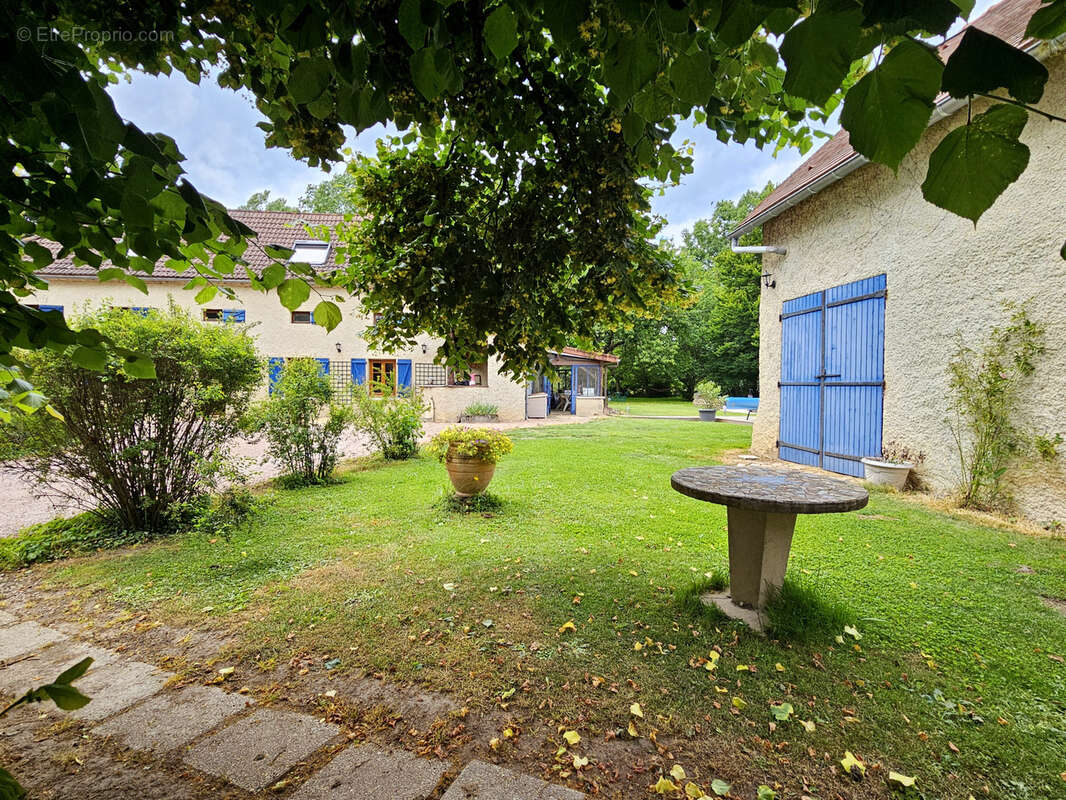 Maison à SAINT-PRIEST-BRAMEFANT
