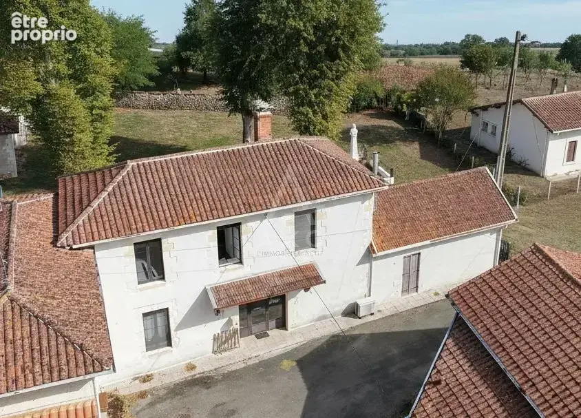 Maison à BOURRIOT-BERGONCE