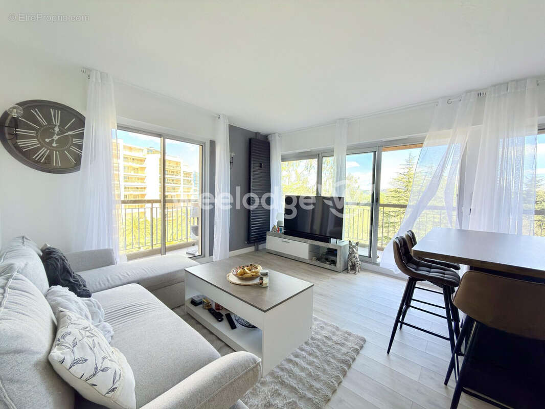 Appartement à MANDELIEU-LA-NAPOULE