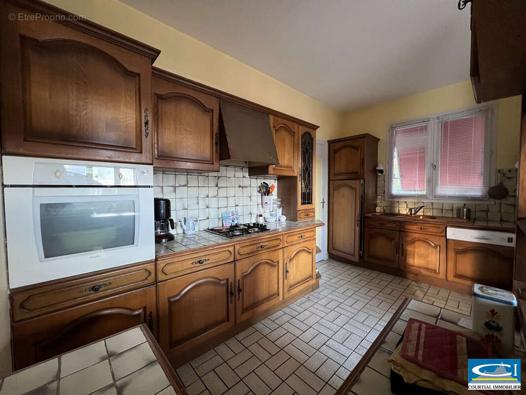 Maison à SAINT-JEAN-DE-MUZOLS