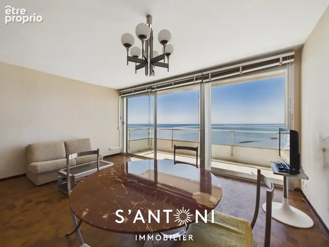 Vue mer panoramique à 180°  Rare T4 au 13ème étage avec parking privé - photo 5