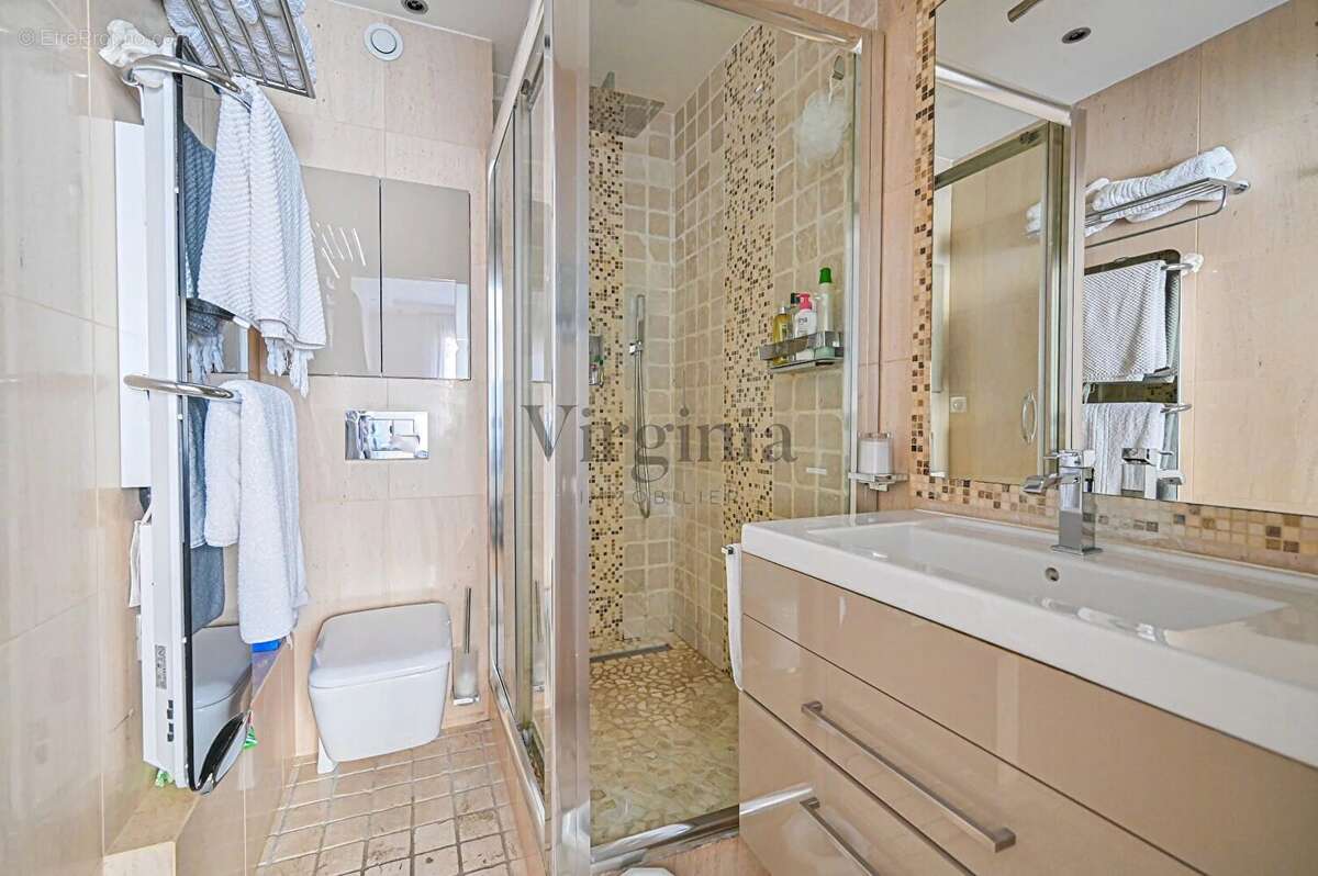 Appartement à CHARENTON-LE-PONT