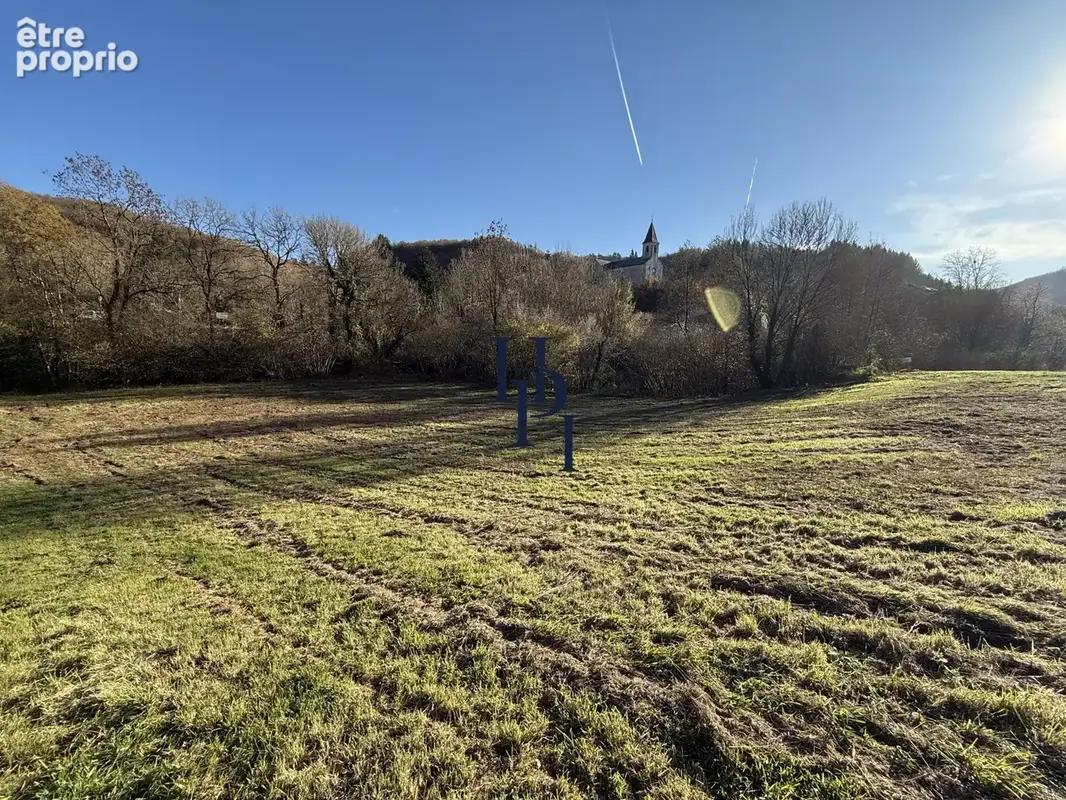 Terrain à MONTAGNOL