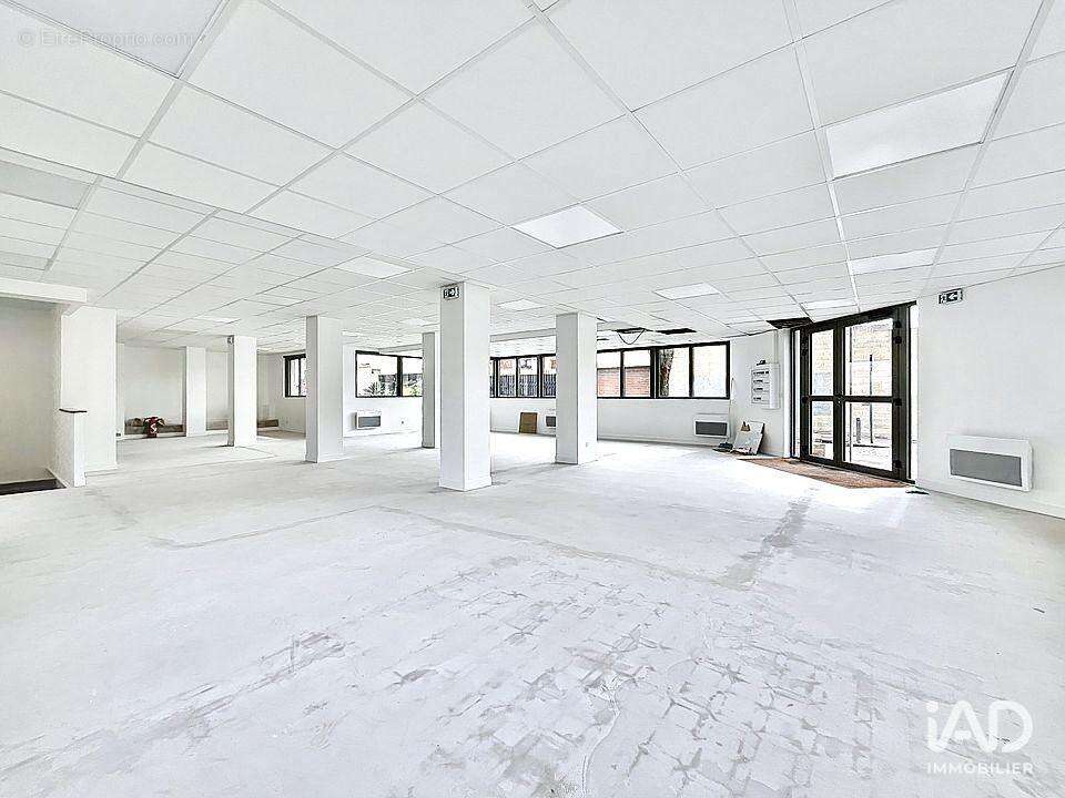 Photo 2 - Commerce à LES LILAS