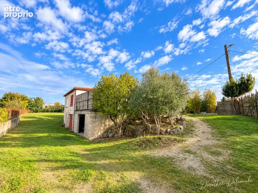 Maison à vendre 4 pièces saint jean d'angely (17) cœur de ville – maison avec jardin et sous-sol total – fort potentiel - photo 2