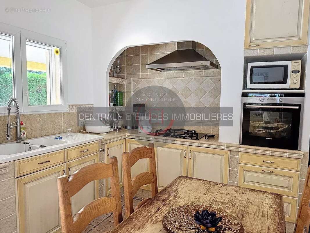 Maison à LES ADRETS-DE-L&#039;ESTEREL