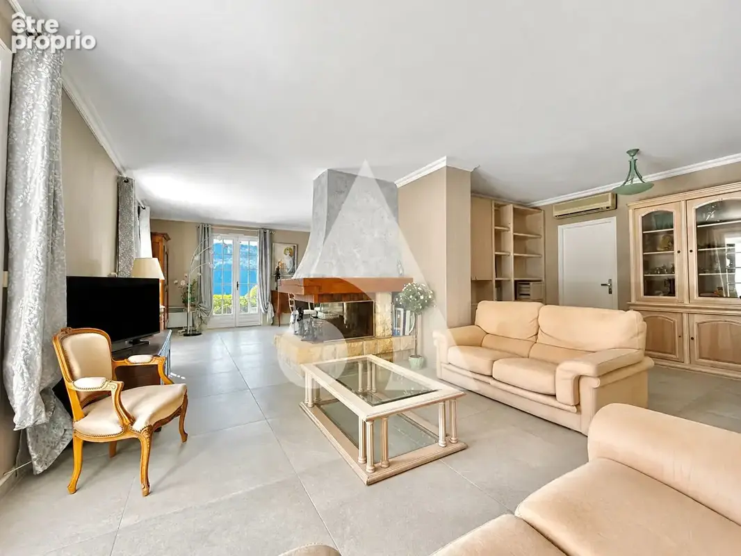 Villa d'exception avec vue panoramique sur le Lac du Bourget - 294 m² - Piscine - photo 8