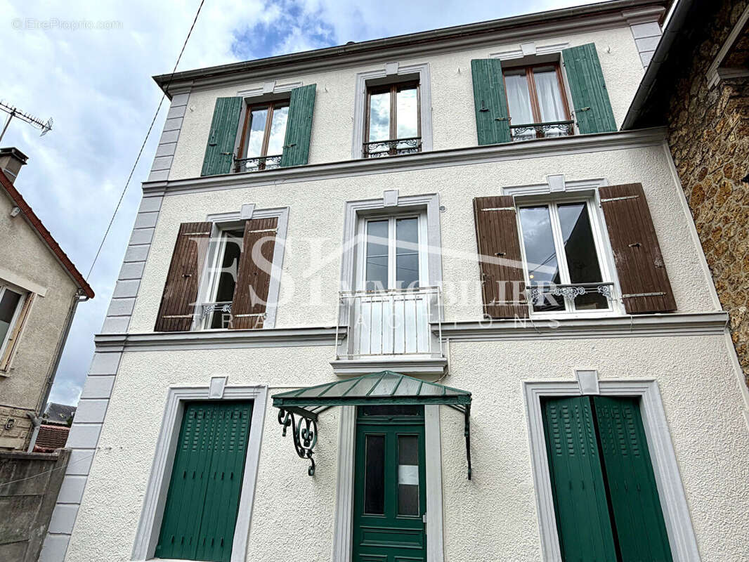 Appartement à BEAUCHAMP