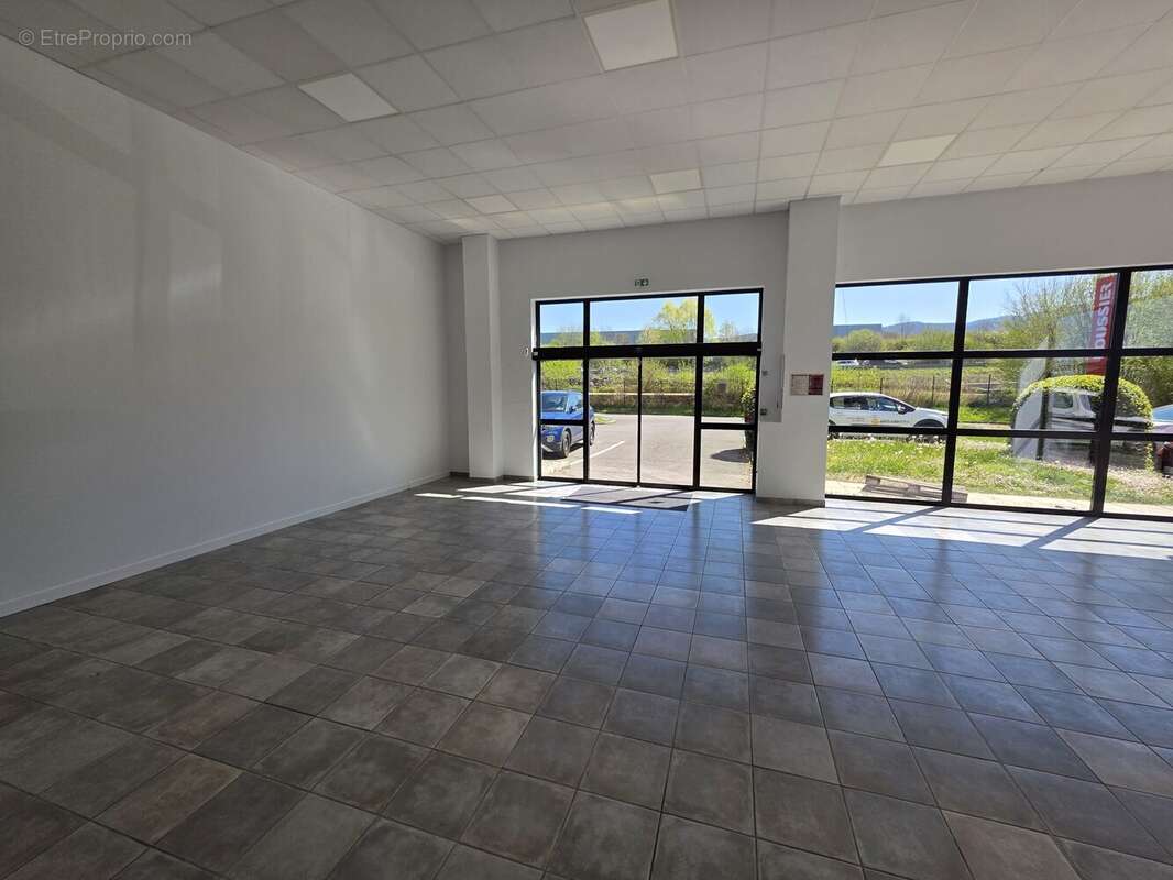 Commerce 178 m² à Quintal  - photo 8