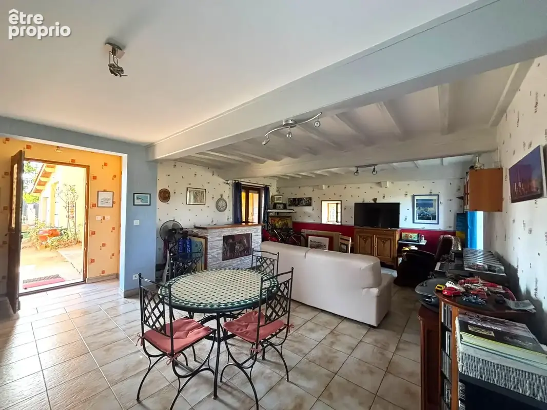 Ferme rénovée de  118 M2 habitable ! Terrain de 1 137 m2 à 13 500m2!  PRIX : 272 000 € - photo 6