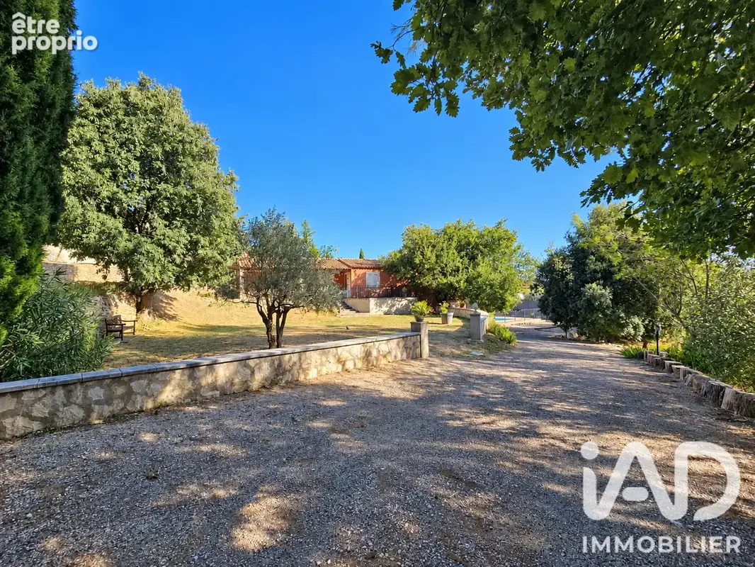 Photo 1 - Maison à LAUDUN-L'ARDOISE