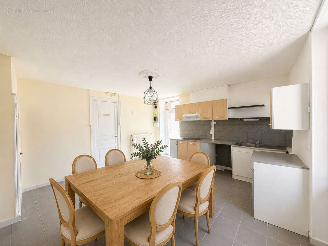 Maison de village en pierres avec terrasse, garage et caves   Maclas - photo 3