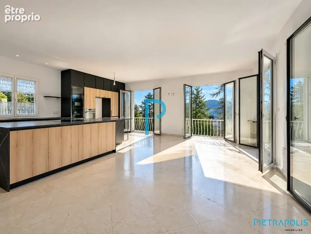 Maison 7 pièces 185 m² à vendre à Tarare (69170) - photo 3