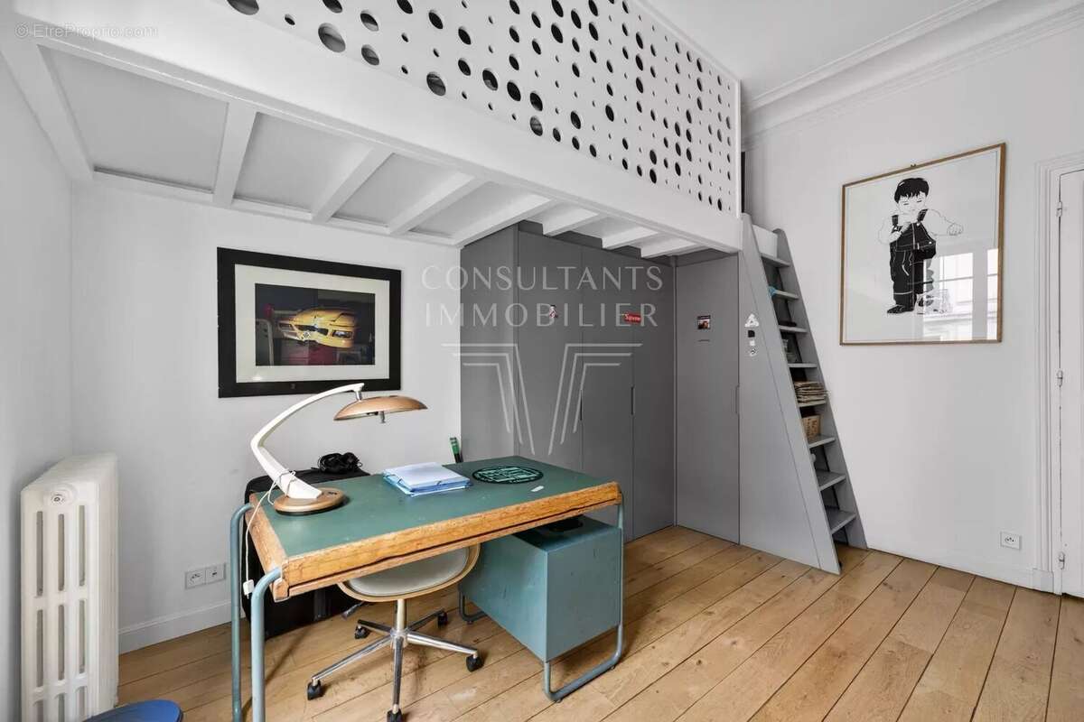 Appartement à PARIS-16E