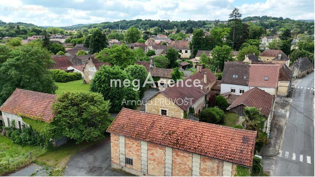 Maison à LE BUISSON-DE-CADOUIN