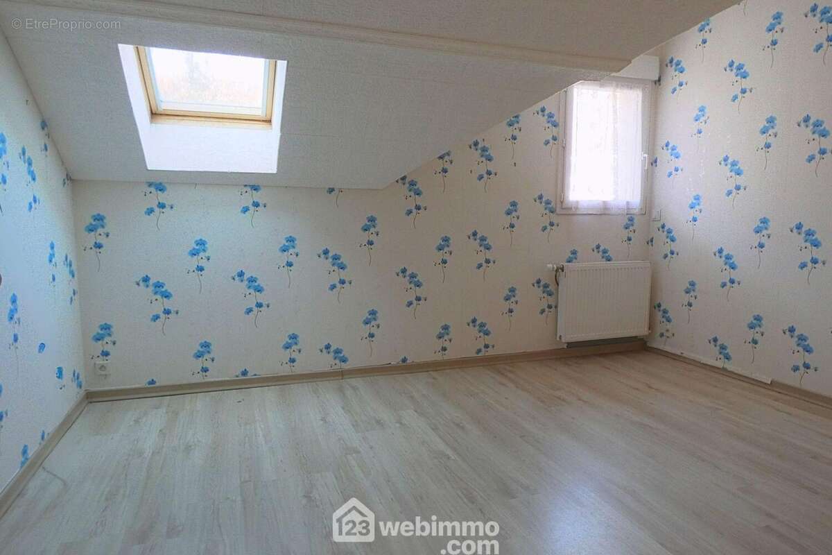 ... Pour que toute la famille trouve son espace - Maison à UGINE