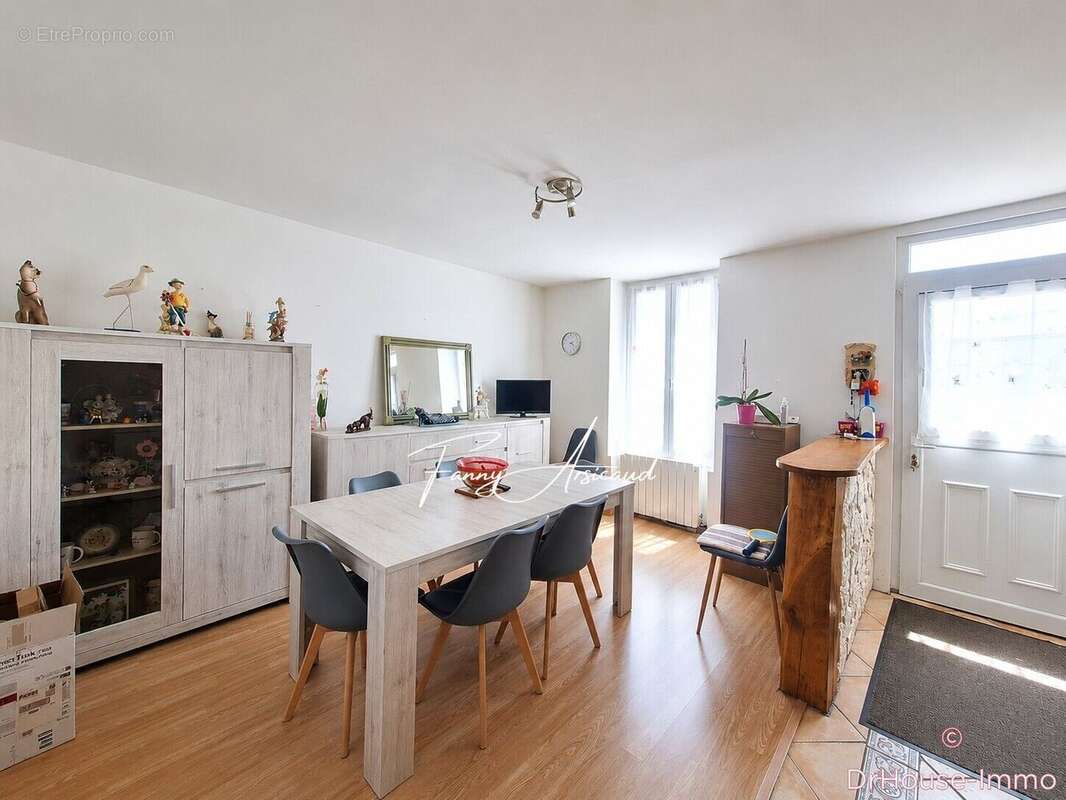 Maison 90 m² à Velluire  - photo 3