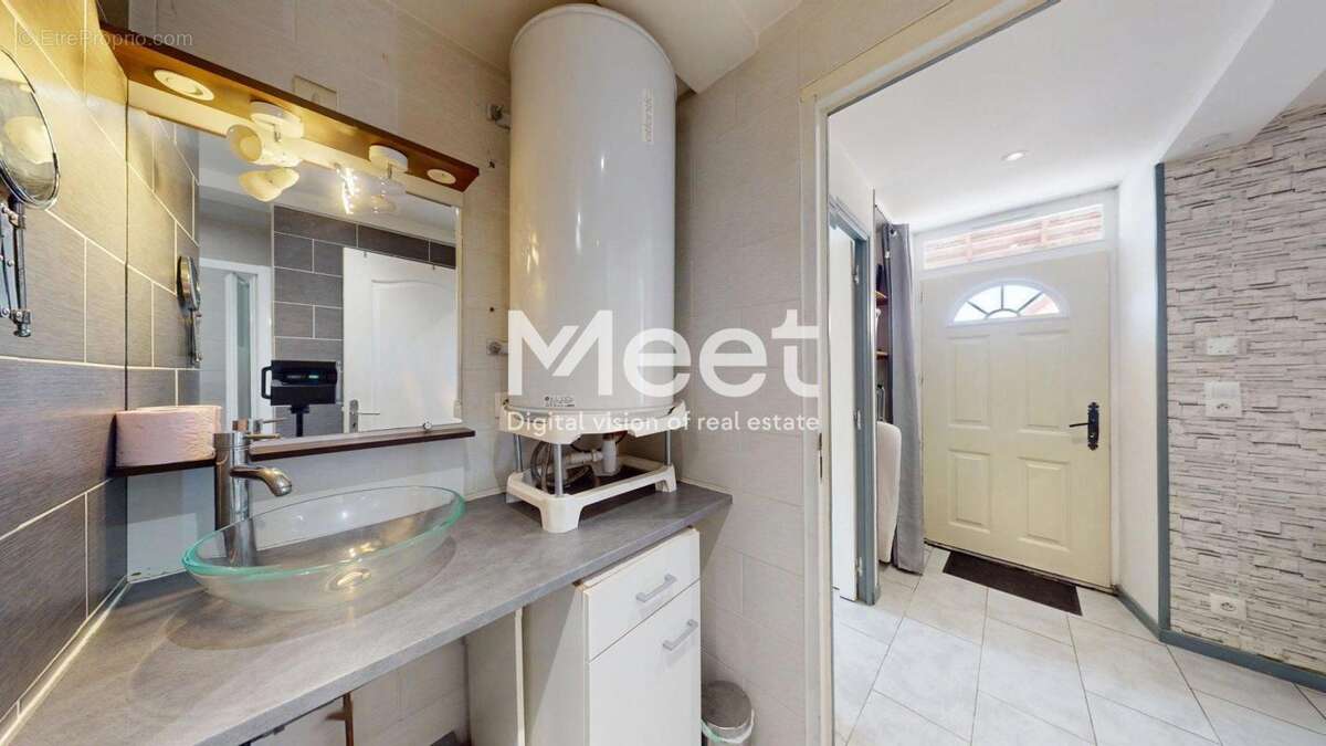 Appartement à MONETEAU