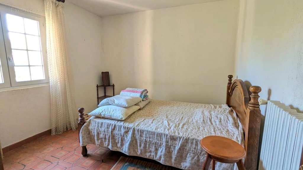 Maison à ENTRECASTEAUX