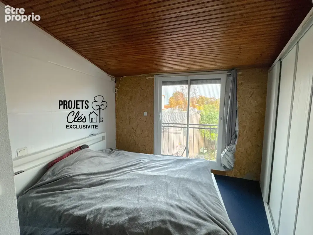 Maison atypique de centre-bourg avec dépendance - photo 4