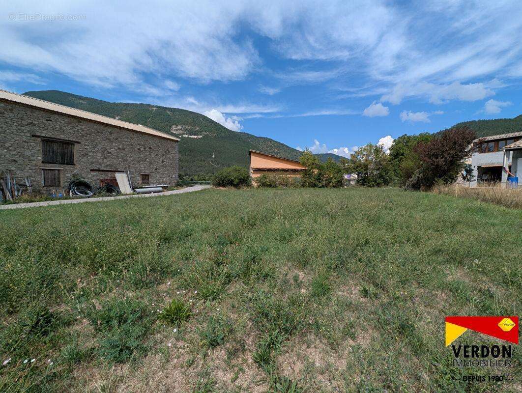 Terrain à LA MURE-ARGENS