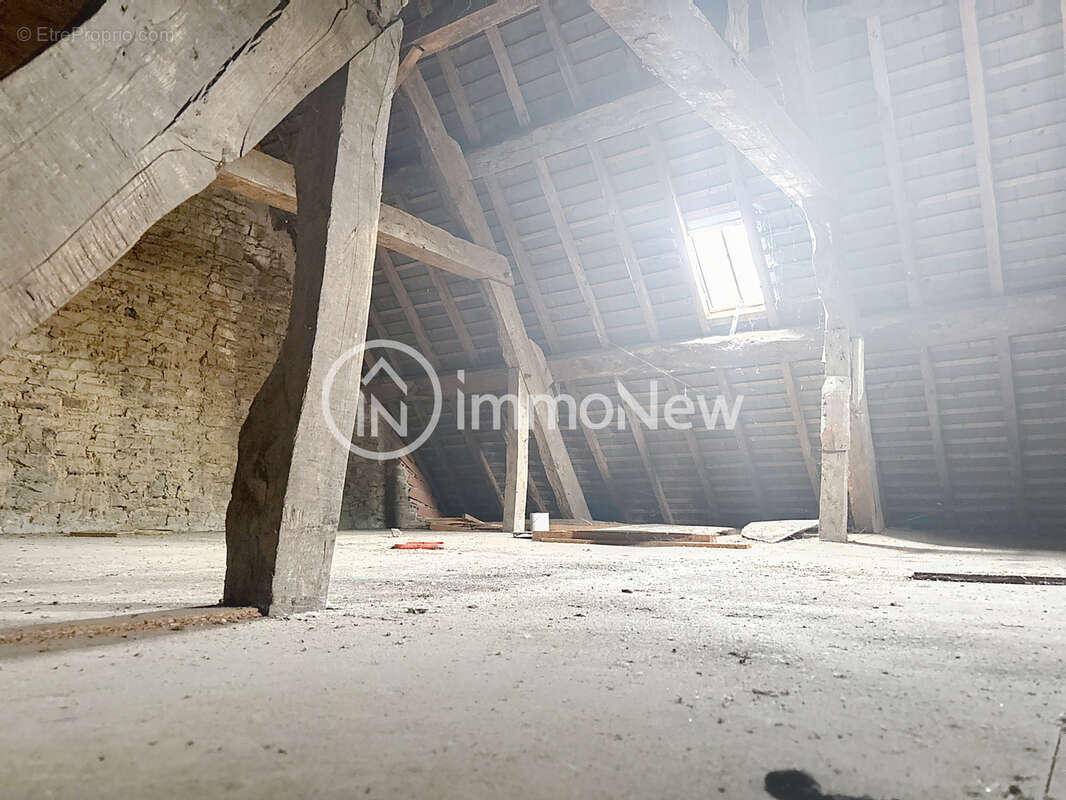 Maison de bourg 67 m2 a renover sur terrain de 332 m2 - photo 10