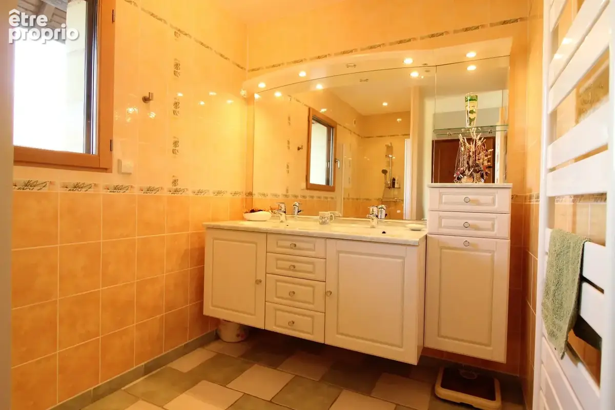 Demeure Normande 222 m² - 7 pièces - photo 10