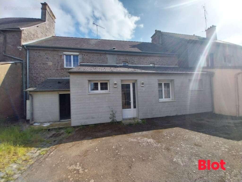 Maison à SAINT-ELLIER-DU-MAINE