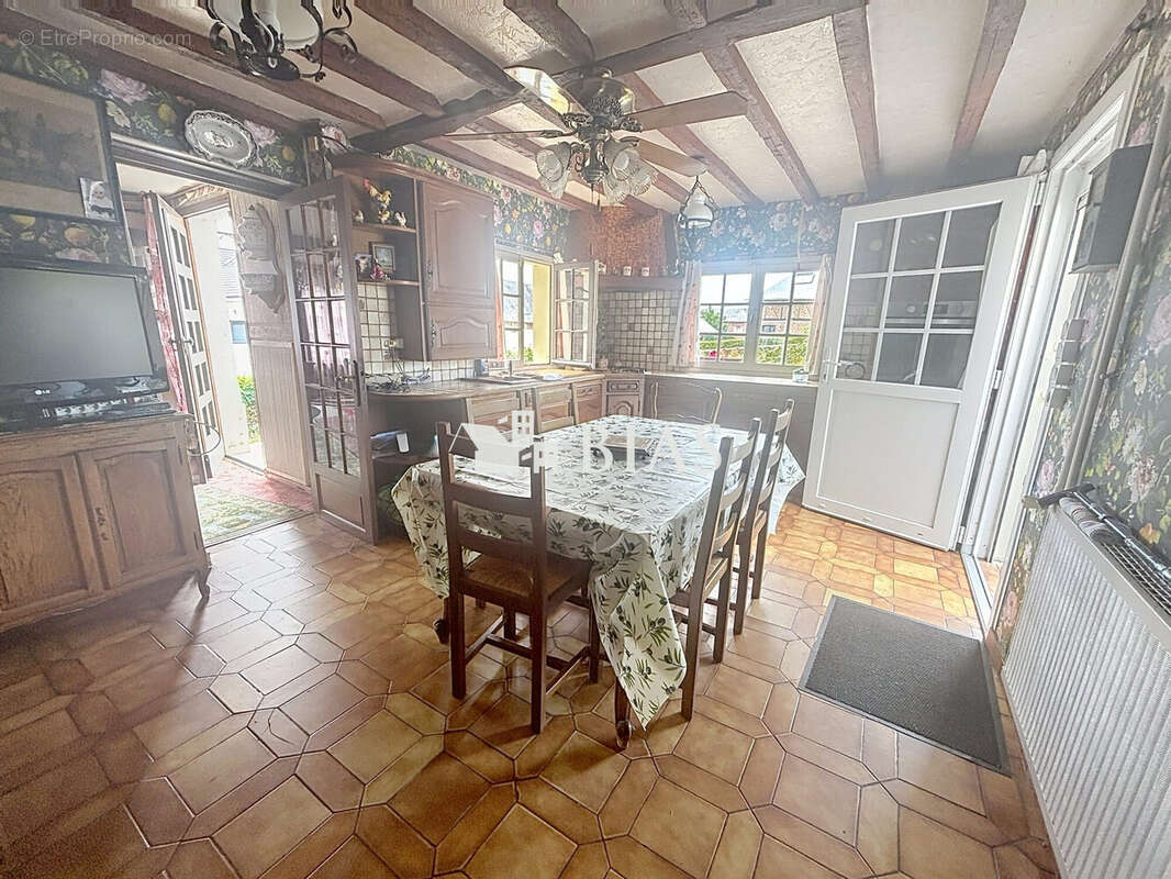 Maison à LA NEUVILLE-CHANT-D'OISEL