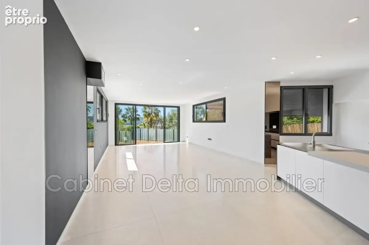 Maison 5 pièces 160 m² à vendre à Saint-Cyr-Sur-Mer (83270) - photo 5