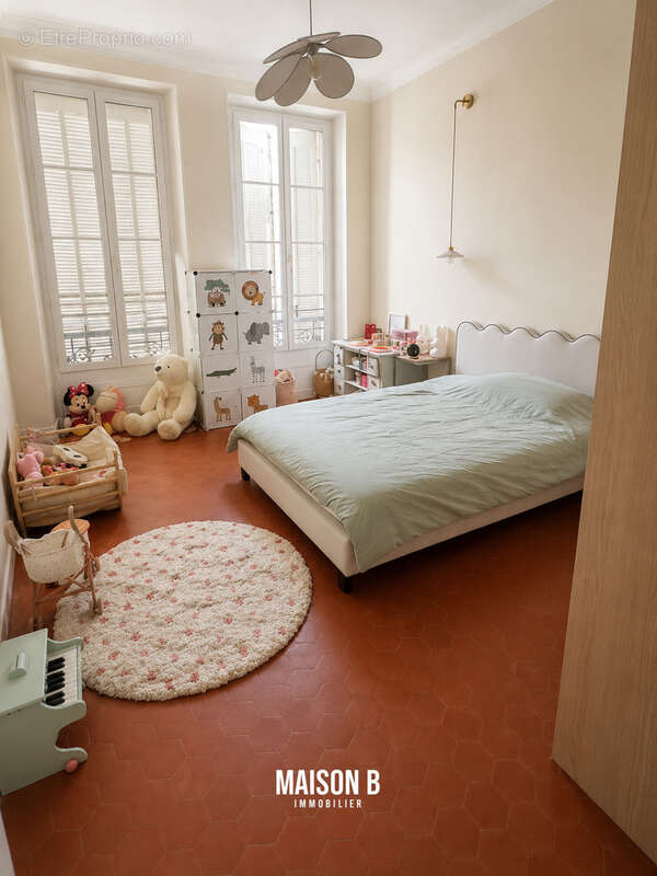 Appartement à MARSEILLE-1E