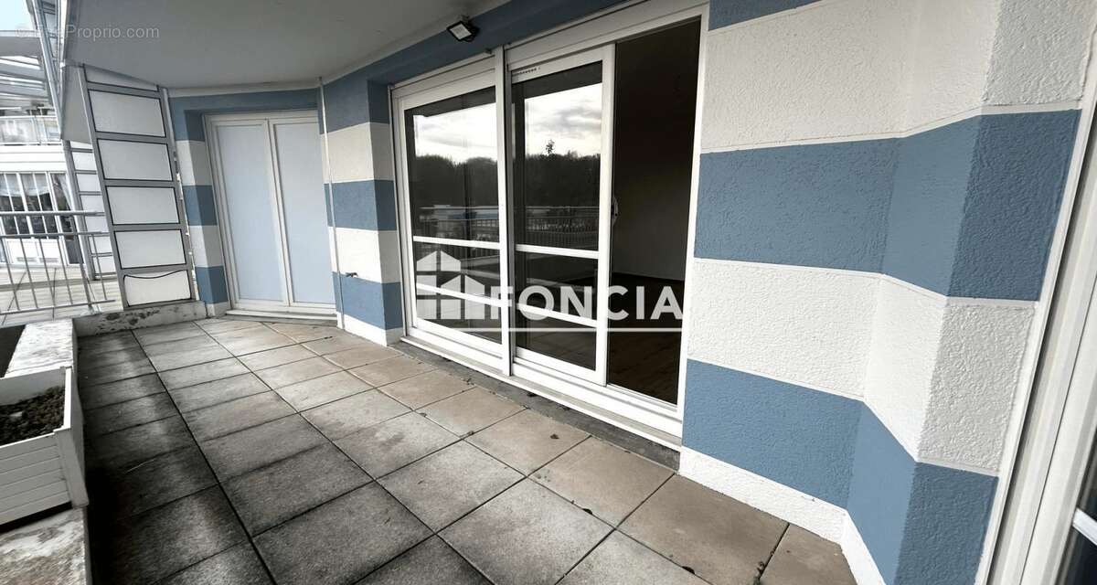 Appartement à MONT-SAINT-AIGNAN