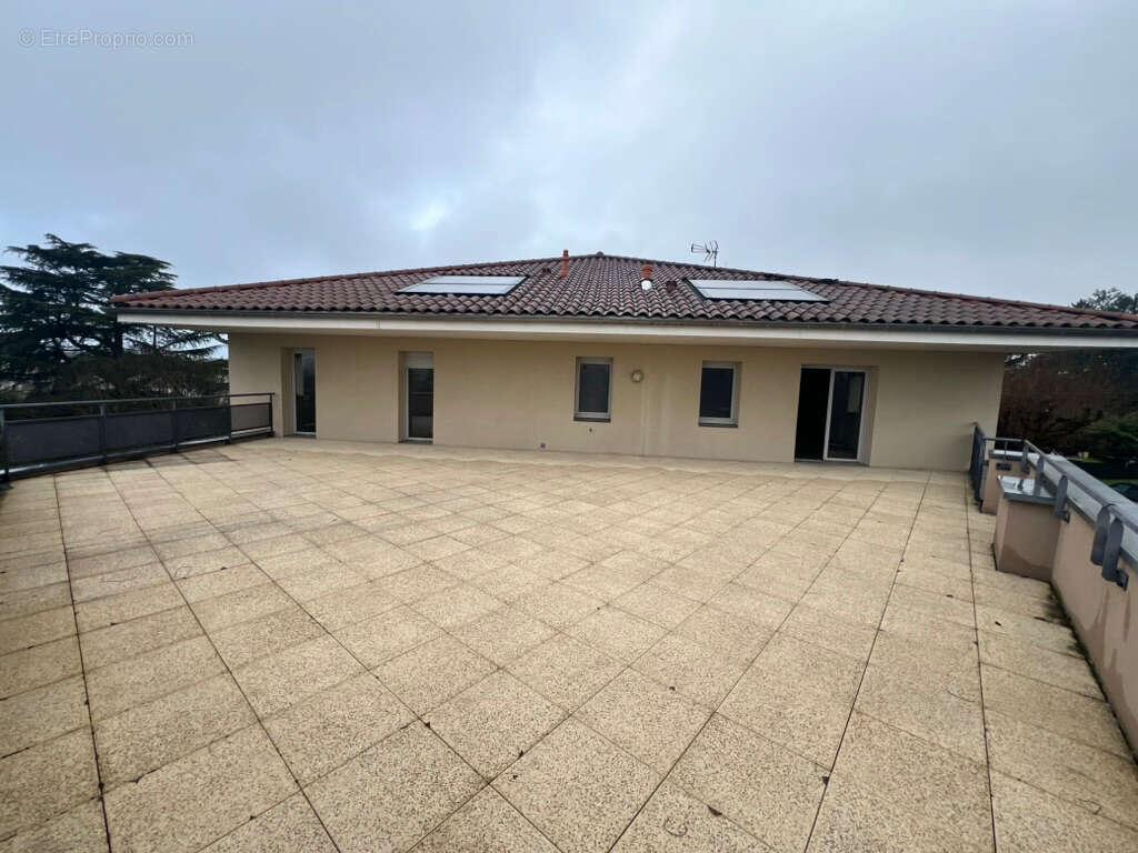 Appartement à RILLIEUX-LA-PAPE