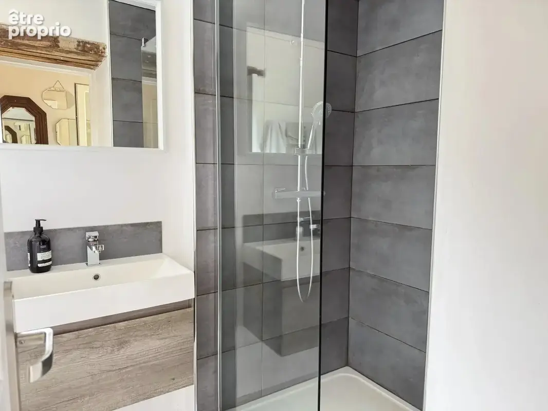 Charmante maison de plain-pied avec grange et piscine - photo 8