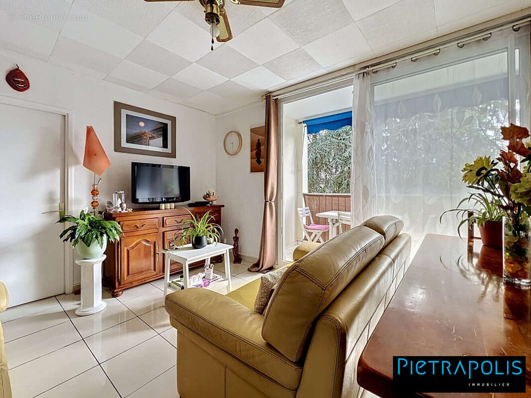Appartement à PIERRE-BENITE