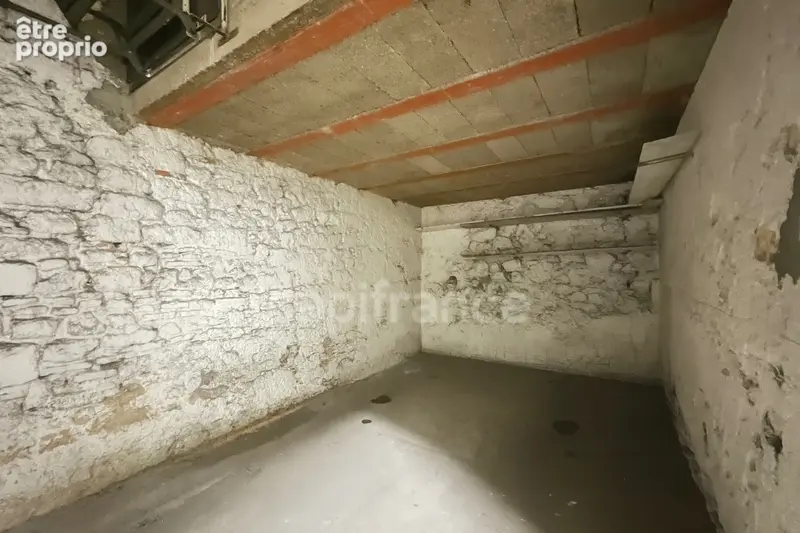 Parking atypique couvert 22 m² + cave intégrée 8 m² - photo 4