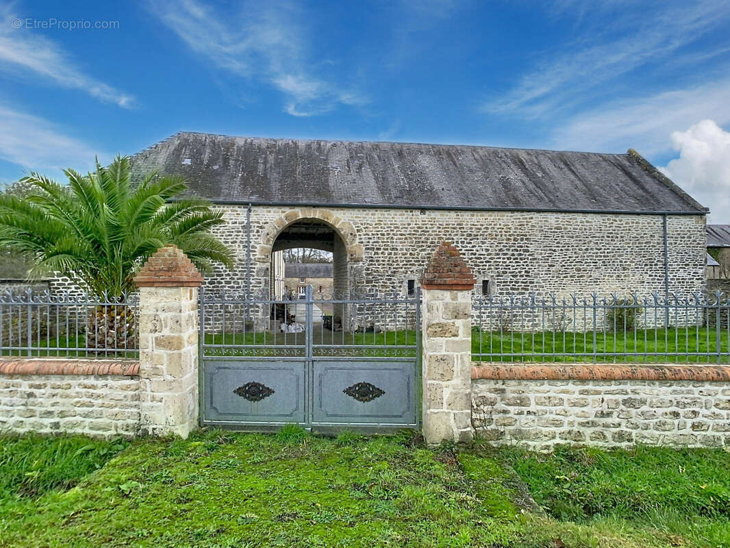 Maison à PICAUVILLE