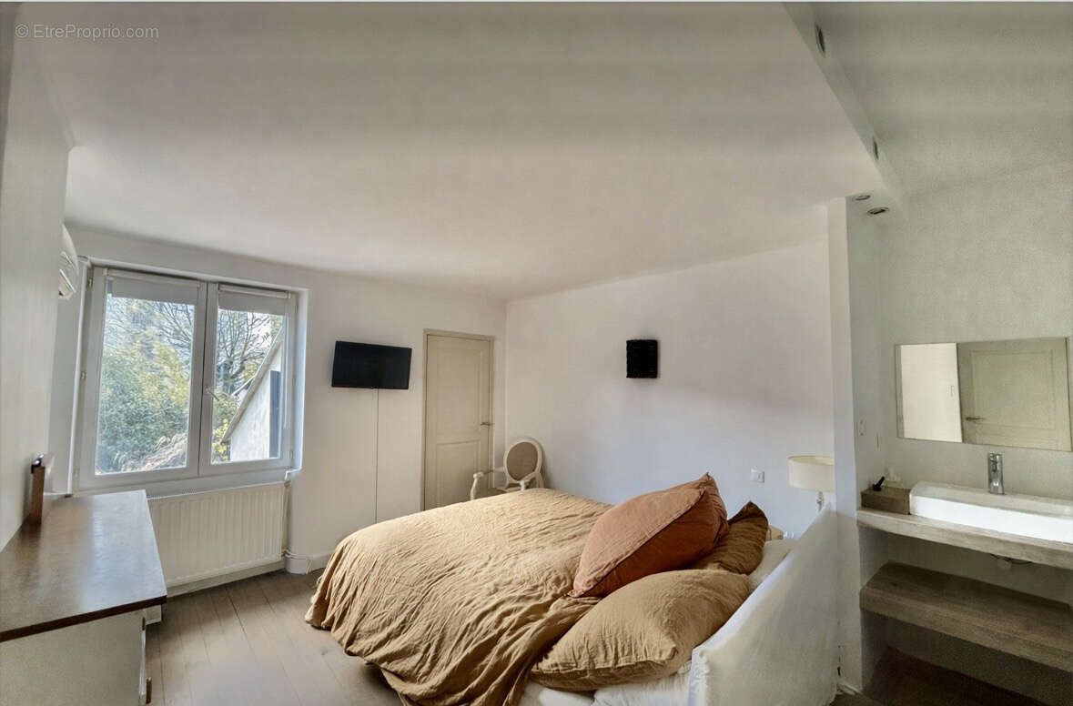 Maison à MONTELIMAR