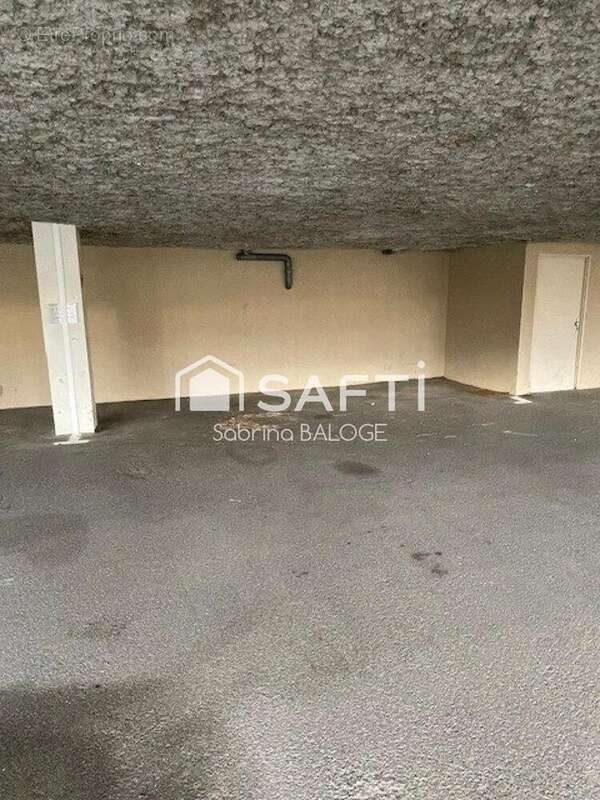 Photo 2 - Parking à SERIGNAN