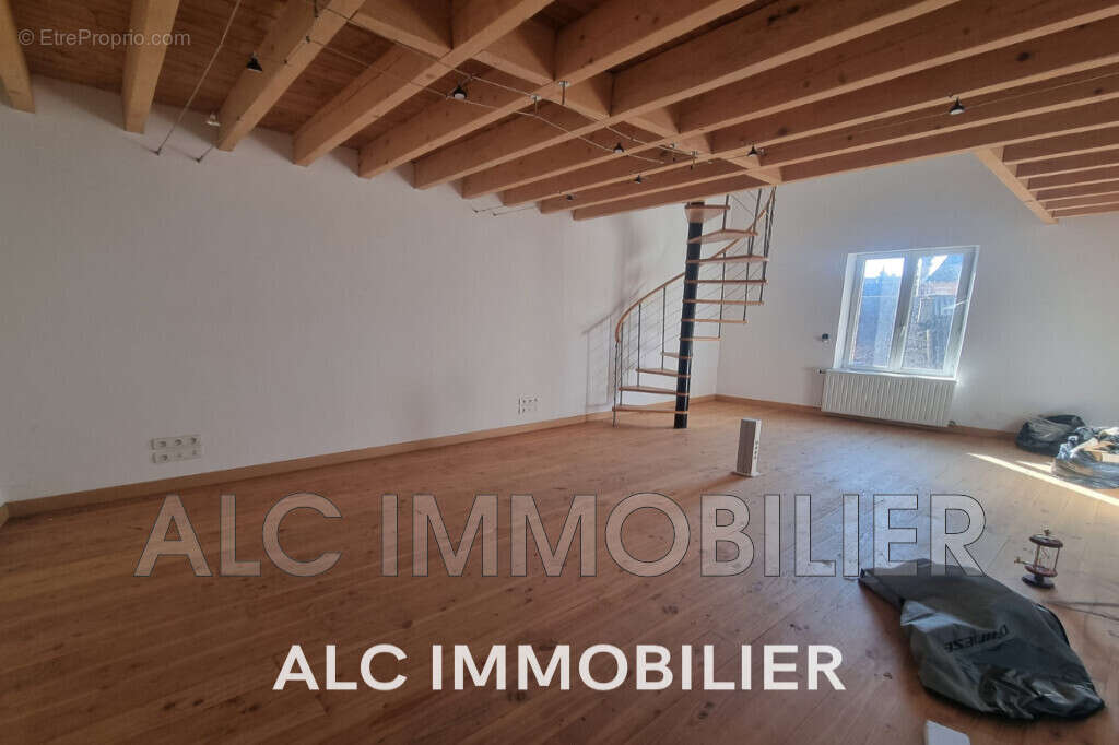 Appartement à MOULINS-LA-MARCHE