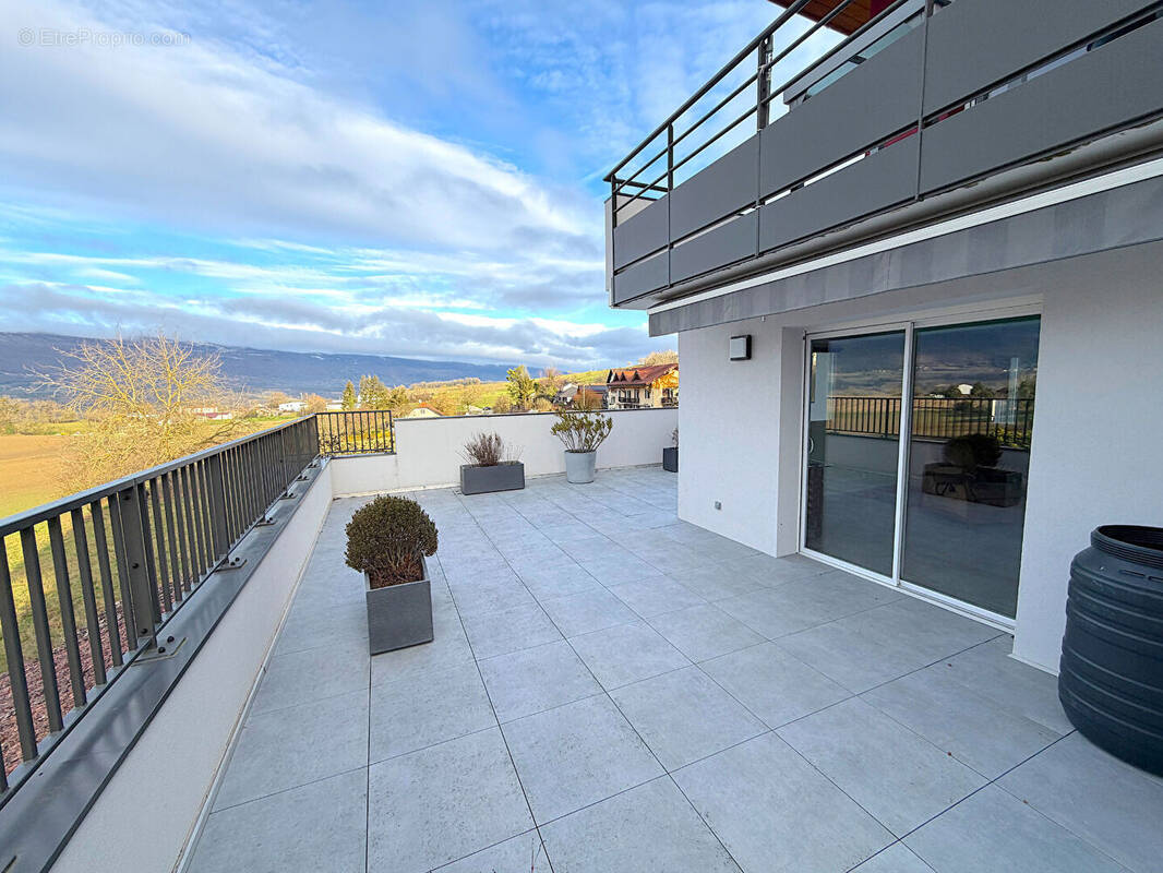 Appartement à CHALLONGES