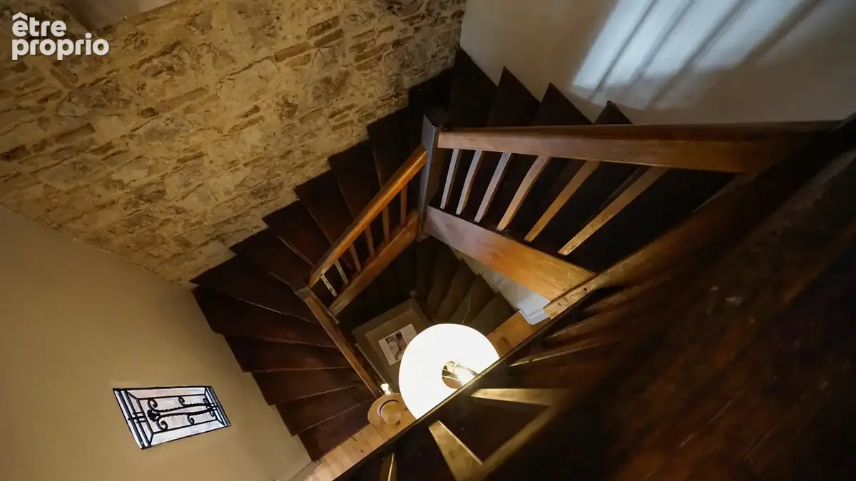Maison en pierre de 158 m2 au coeur de Lauzerte , ancien commerce au rdc et appartement au 1er et 2ème étage - photo 11
