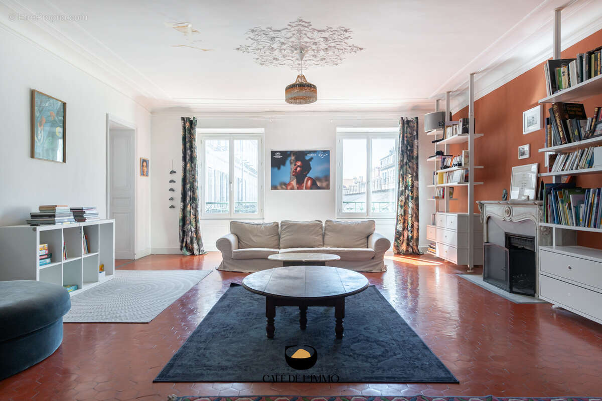 Appartement à MARSEILLE-1E