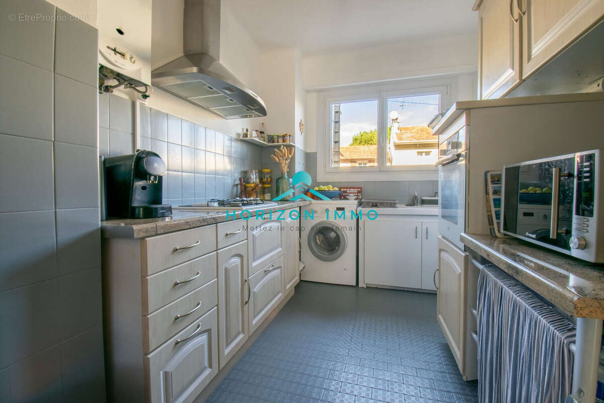 Appartement à SAINT-LAURENT-DU-VAR